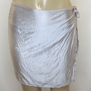 Lago Mar Size Small Silver Side Tie Skirt.